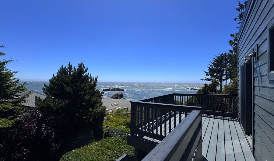 15422 SOUTHWIND Ln, Brookings, OR 97415 - 4 Beds, 4 Bath