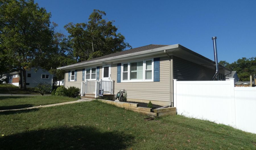 352 Surf Ave, Beachwood, NJ 08722 - 4 Beds, 2 Bath