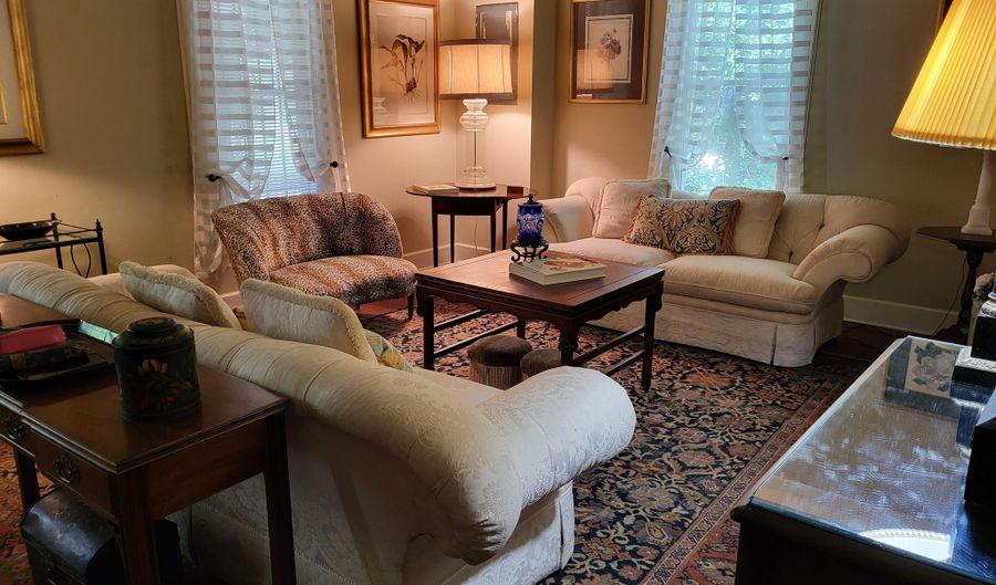 318 Chesterfield St N, Aiken, SC 29801 - 2 Beds, 2 Bath