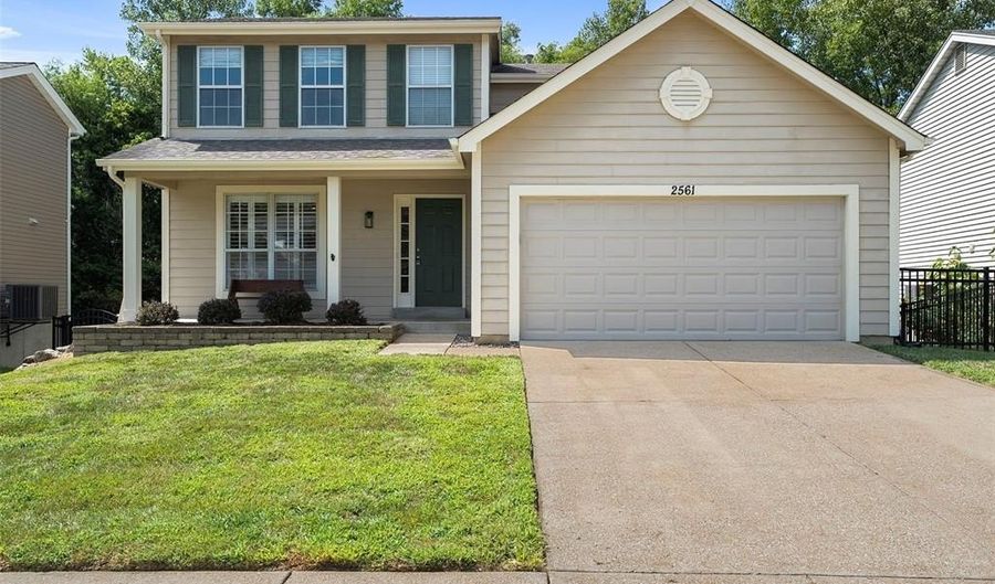 2561 Hidden Meadow Ln, Ballwin, MO 63021 - 3 Beds, 3 Bath