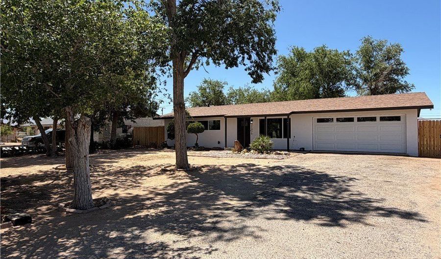 21975 Mohican, Apple Valley, CA 92307 - 3 Beds, 2 Bath
