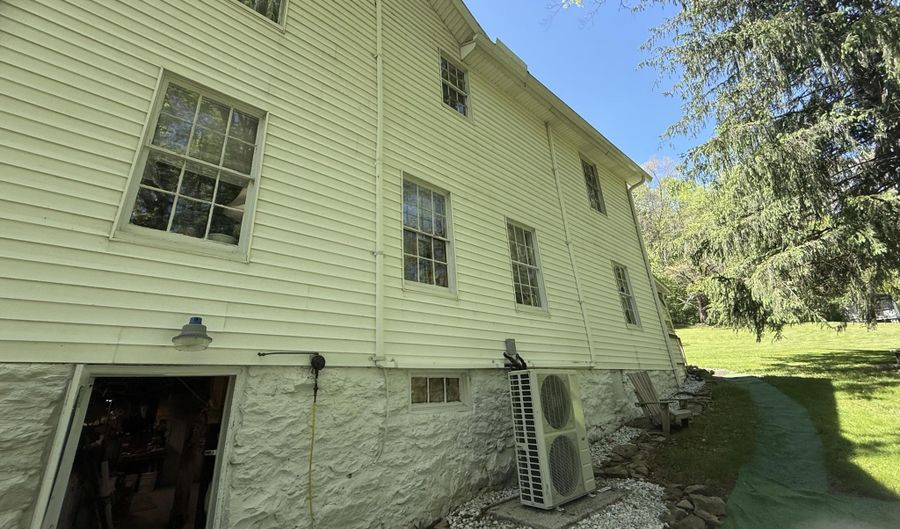 5912 Dunbar Rd, Appalachia, VA 24216 - 3 Beds, 2 Bath