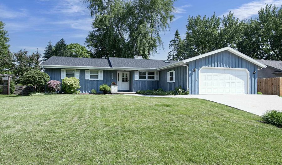 1016 E MARNIE Ln, Appleton, WI 54911 - 3 Beds, 3 Bath