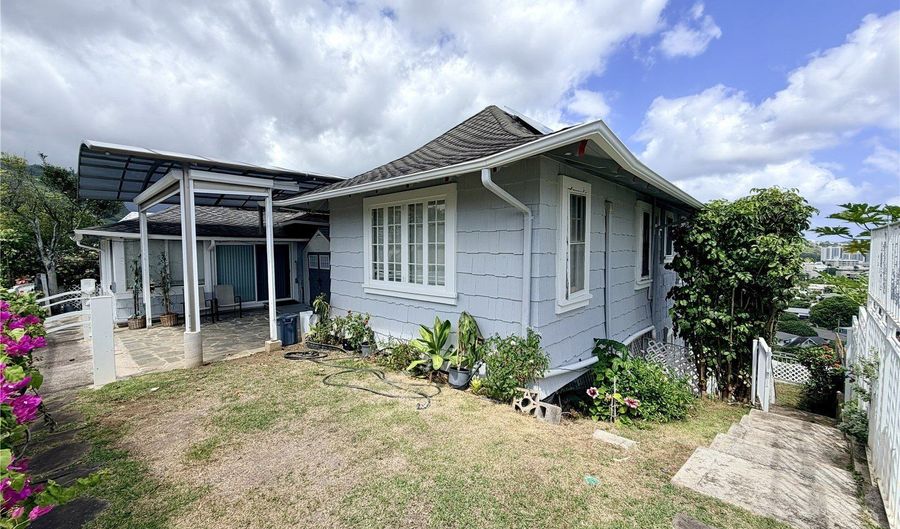 2013 Kakela Dr Back Right, Honolulu, HI 96822 - 1 Beds, 2 Bath