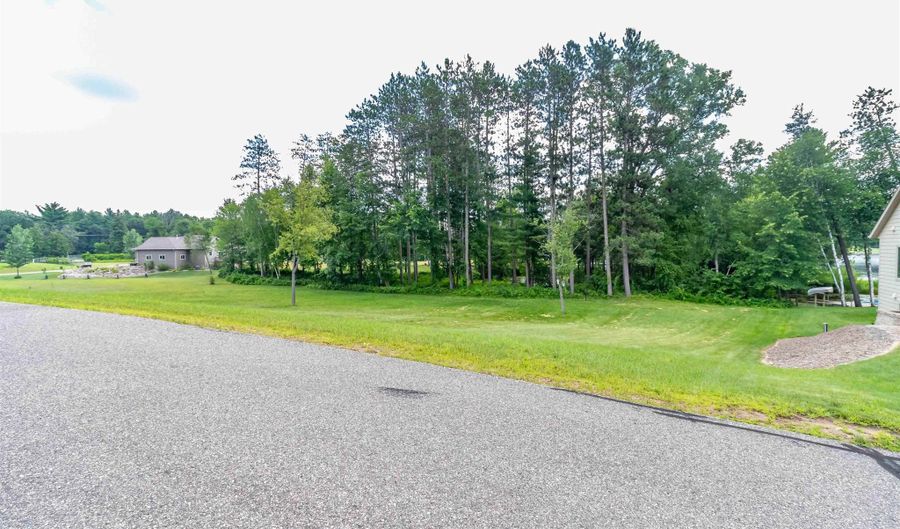 680 PRIVATE BEACH Trl, Wisconsin Rapids, WI 54494 - 0 Beds, 0 Bath