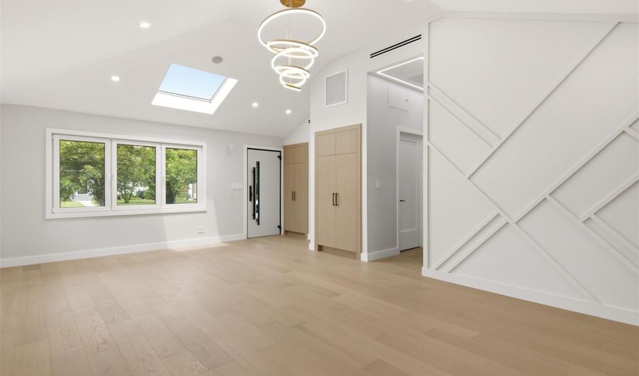 109 Nassau Dr, Albertson, NY 11507 - 3 Beds, 2 Bath