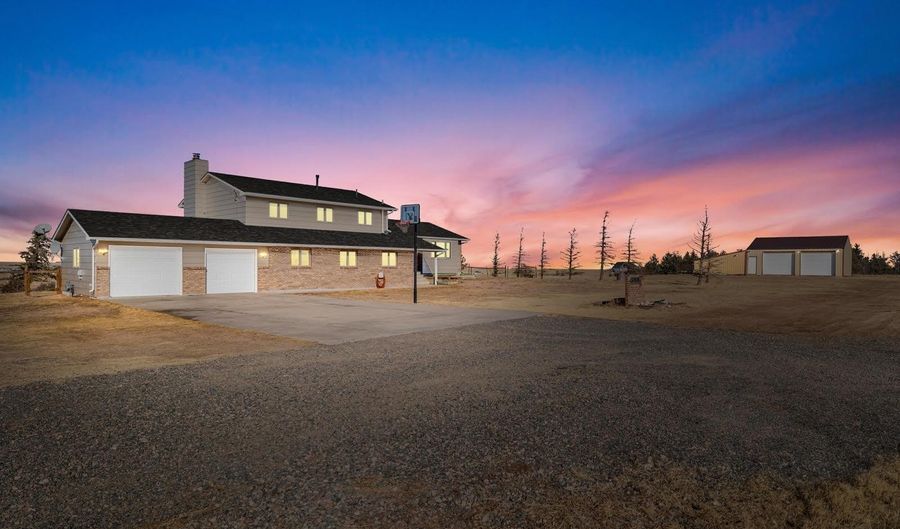 2918 SITTING BULL Rd, Cheyenne, WY 82009 - 4 Beds, 3 Bath