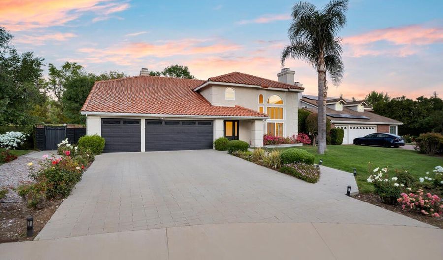 29504 Woodbrook Dr, Agoura Hills, CA 91301 - 5 Beds, 4 Bath