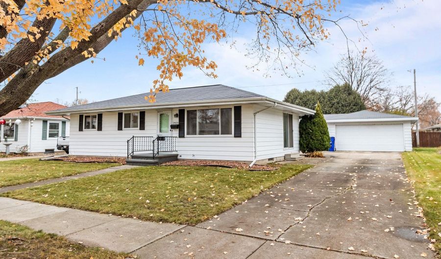 1920 E FRANCES St, Appleton, WI 54911 - 3 Beds, 1 Bath