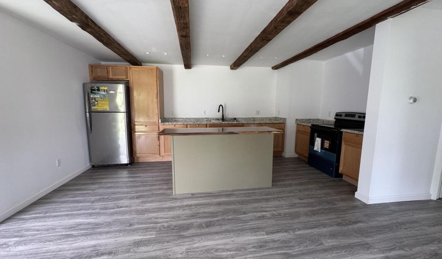 750 Oakland Rd, Belgrade, ME 04917 - 3 Beds, 2 Bath