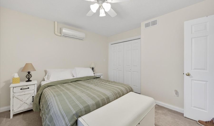 692 N Parker Ln, Bloomfield, IN 47424 - 3 Beds, 3 Bath