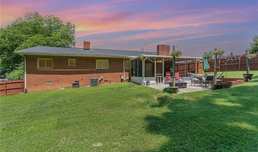 1839 Old Farmer Rd, Asheboro, NC 27205 - 2 Beds, 2 Bath