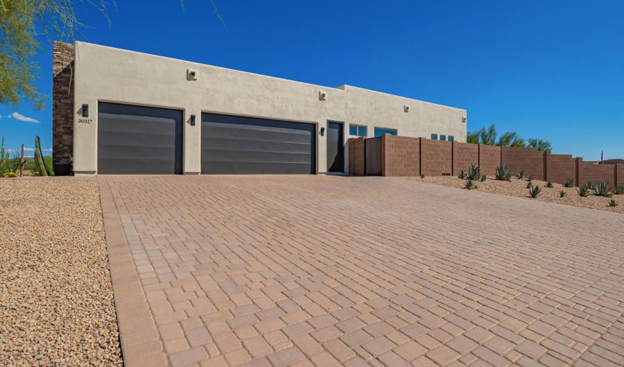 30317 N 64TH St, Cave Creek, AZ 85331 - 4 Beds, 5 Bath