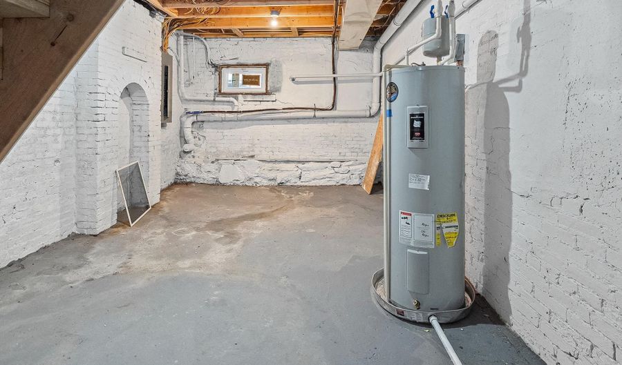 1715 N BROADWAY, Baltimore, MD 21213 - 4 Beds, 4 Bath