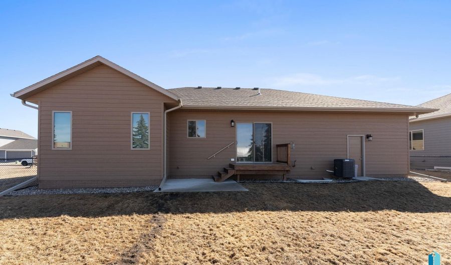 500 E Cairos Pl, Brandon, SD 57005 - 2 Beds, 2 Bath