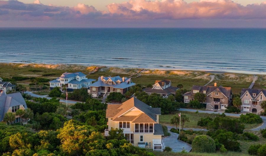 985 S Bald Head Wynd, Bald Head Island, NC 28461 - 5 Beds, 5 Bath