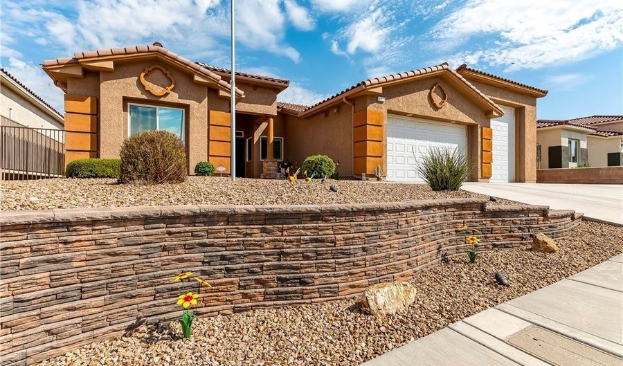 3811 Queen Elizabeth Ct, Laughlin, NV 89029 - 3 Beds, 2 Bath