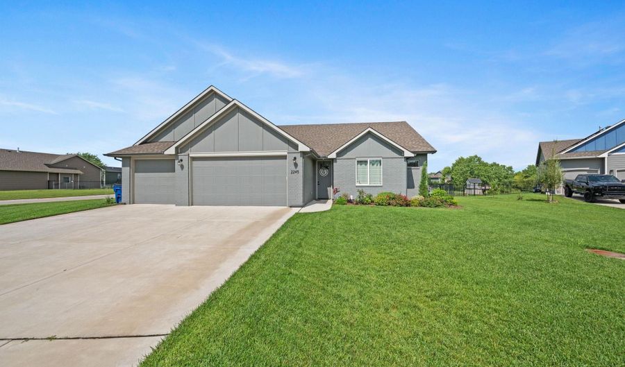 2245 S Nicole Cir, Andover, KS 67002 - 4 Beds, 3 Bath