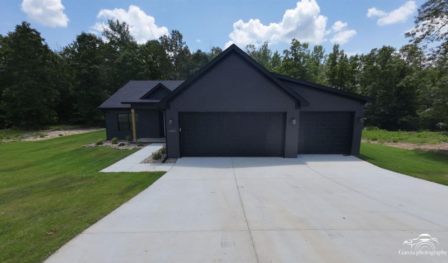 9033 Creek Vw, Bauxite, AR 72011 - 3 Beds, 2 Bath
