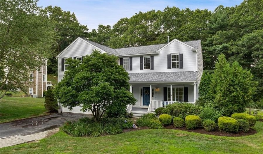 364 Orchard Woods Dr, North Kingstown, RI 02874 - 4 Beds, 3 Bath