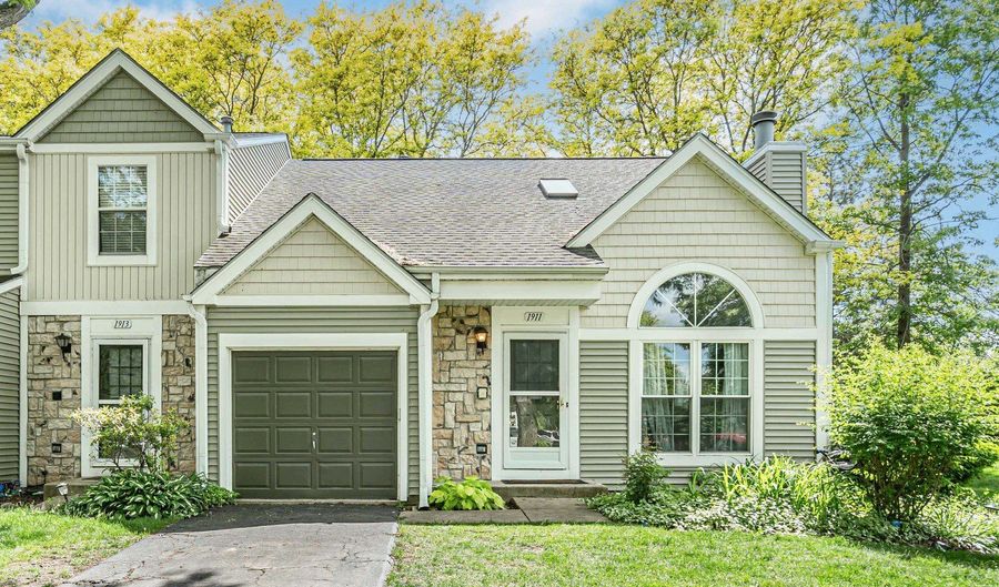 1911 Ozark Pkwy, Algonquin, IL 60102 - 2 Beds, 2 Bath