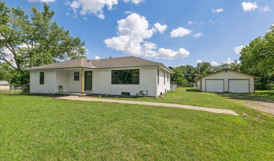 321 W 8th, Andover, KS 67002 - 3 Beds, 1 Bath