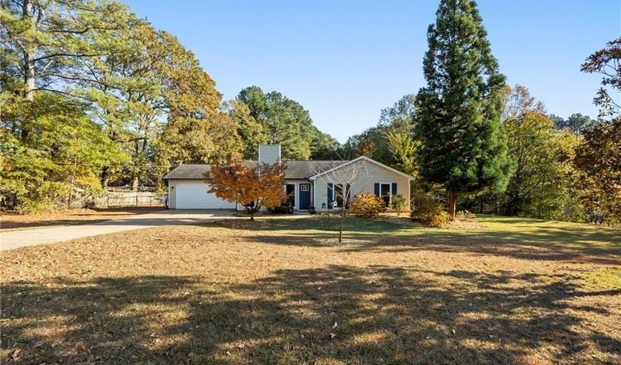 494 Courtney Ln, Auburn, GA 30011 - 3 Beds, 2 Bath