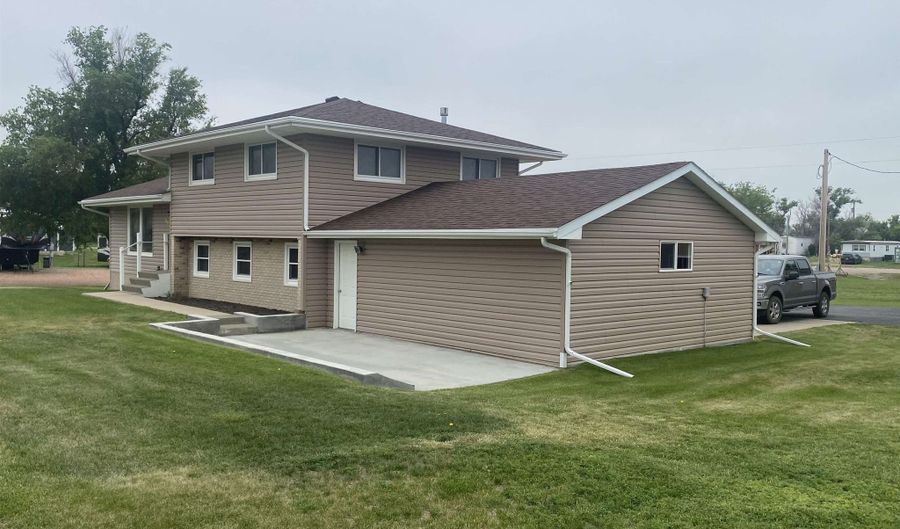 603 E 1st St, Buffalo, SD 57720 - 4 Beds, 2 Bath