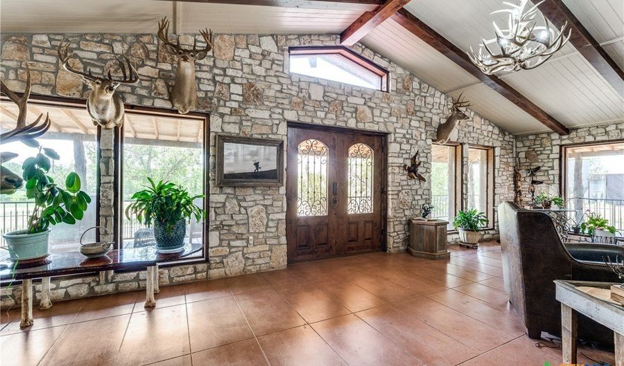 10745 Rosemar Ln, Adkins, TX 78101 - 3 Beds, 3 Bath