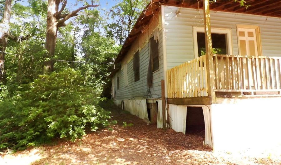 212 Powhatten St, Andalusia, AL 36420 - 2 Beds, 1 Bath