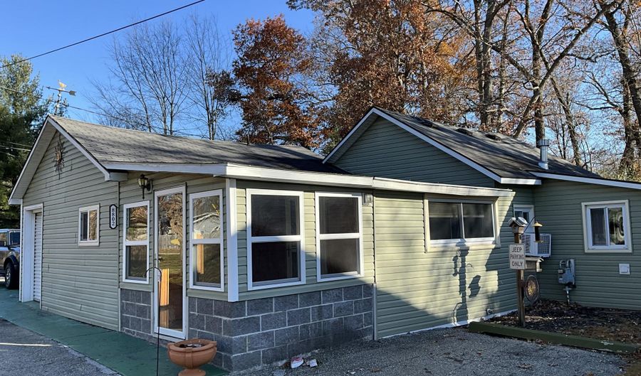 8802 66th St SE, Alto, MI 49302 - 1 Beds, 1 Bath