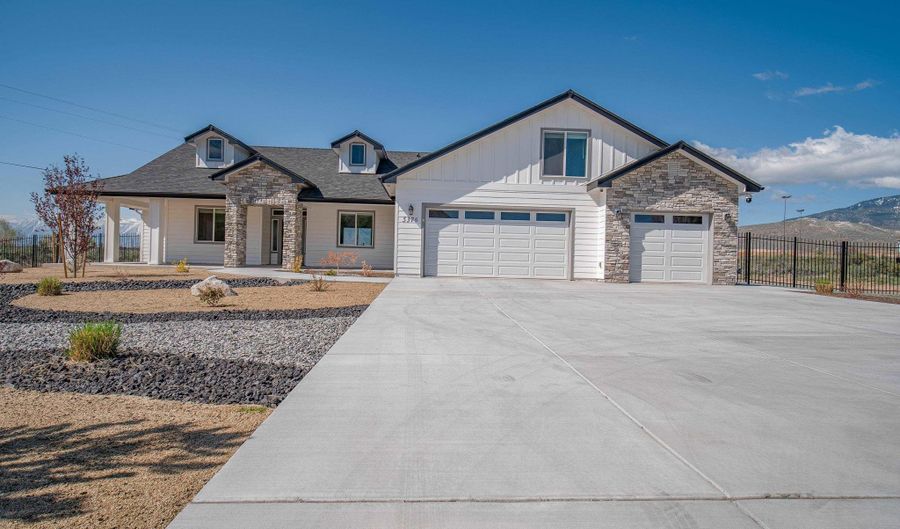 5376 S Edmonds Dr, Carson City, NV 89701 - 4 Beds, 3 Bath