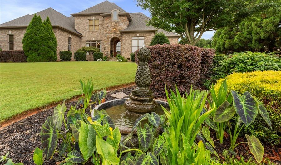 104 Harlond Dr, Anderson, SC 29621 - 5 Beds, 6 Bath