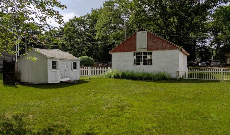 10 Primrose Rd, Billerica, MA 01821 - 3 Beds, 2 Bath