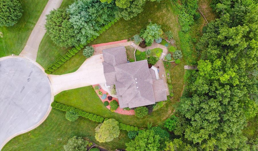 6783 Cathedral Ct SE, Alto, MI 49302 - 4 Beds, 4 Bath