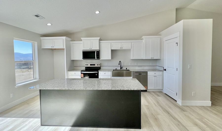 1707 Opal Dr, Elko, NV 89801 - 4 Beds, 2 Bath
