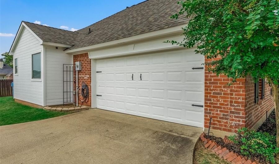 425 Kingston, Benton, LA 71006 - 4 Beds, 3 Bath