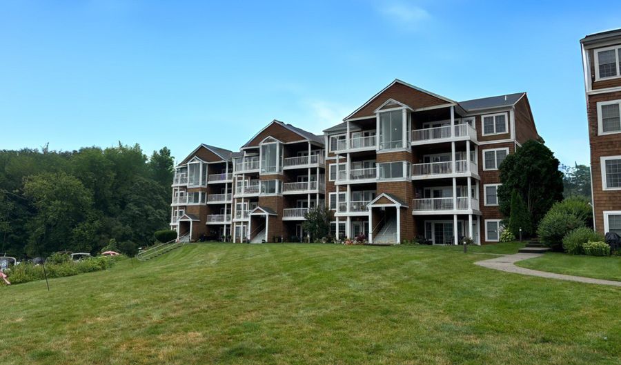 10 Hayestown Rd 5-37, Danbury, CT 06811 - 2 Beds, 2 Bath