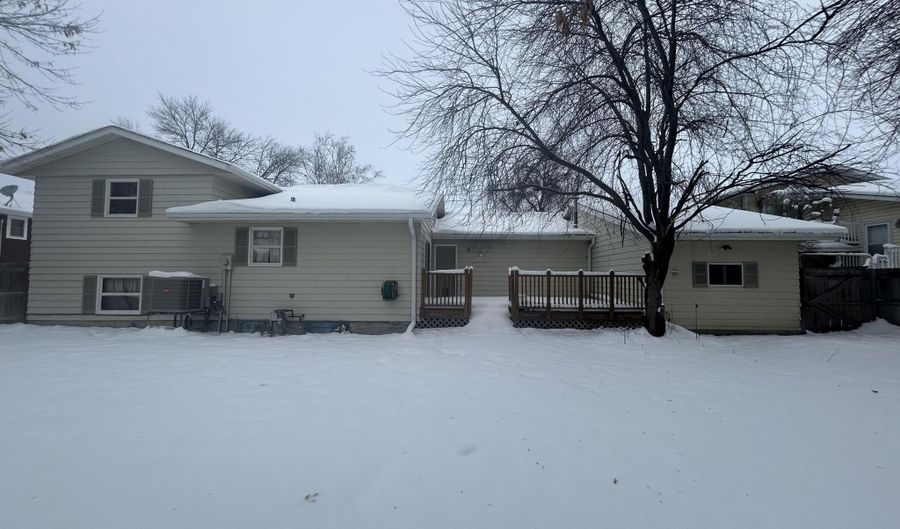 610 NE 19th Ave, Aberdeen, SD 57401 - 5 Beds, 2 Bath