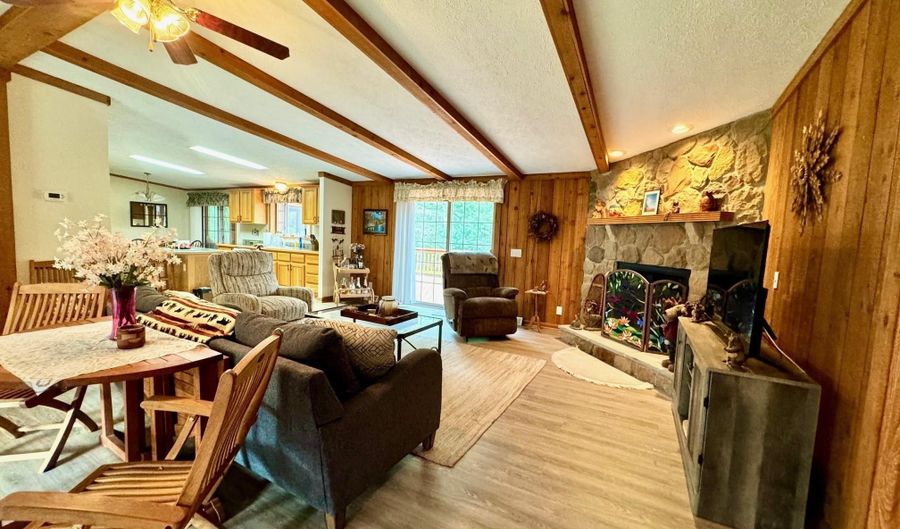 246 Berry Ln, Wisconsin Dells, WI 53965 - 3 Beds, 2 Bath