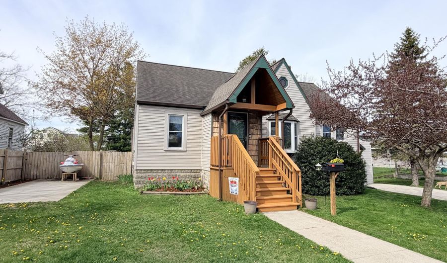 220 E Crapo St, Alpena, MI 49707 - 2 Beds, 1 Bath