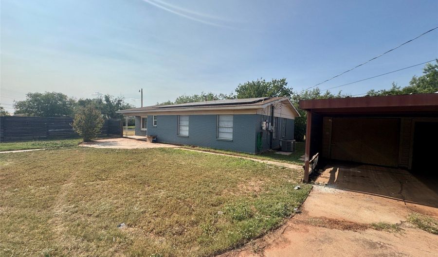 733 S La Salle Dr, Abilene, TX 79605 - 3 Beds, 2 Bath
