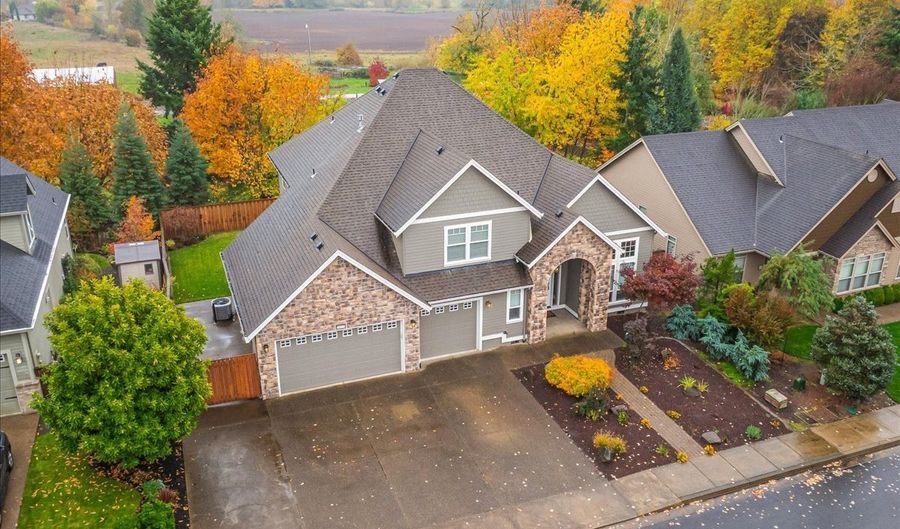 20870 YOSEMITE St NE, Aurora, OR 97002 - 3 Beds, 2 Bath