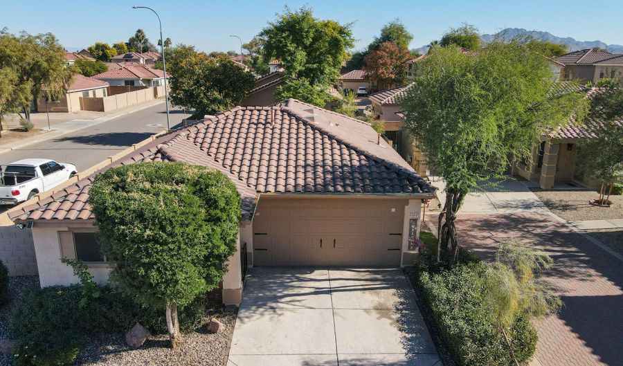 2323 E PEACH TREE Dr, Chandler, AZ 85249 - 3 Beds, 2 Bath
