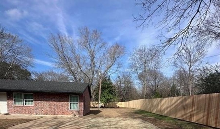 1624 W Woodcraft Rd, Bennington, OK 74723 - 4 Beds, 2 Bath
