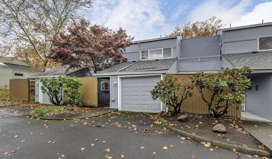 17756 NW LAKEWAY Ct, Beaverton, OR 97006 - 2 Beds, 1 Bath