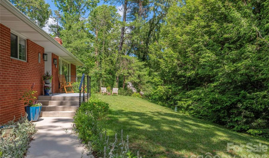 90 Bell Rd, Asheville, NC 28805 - 3 Beds, 2 Bath