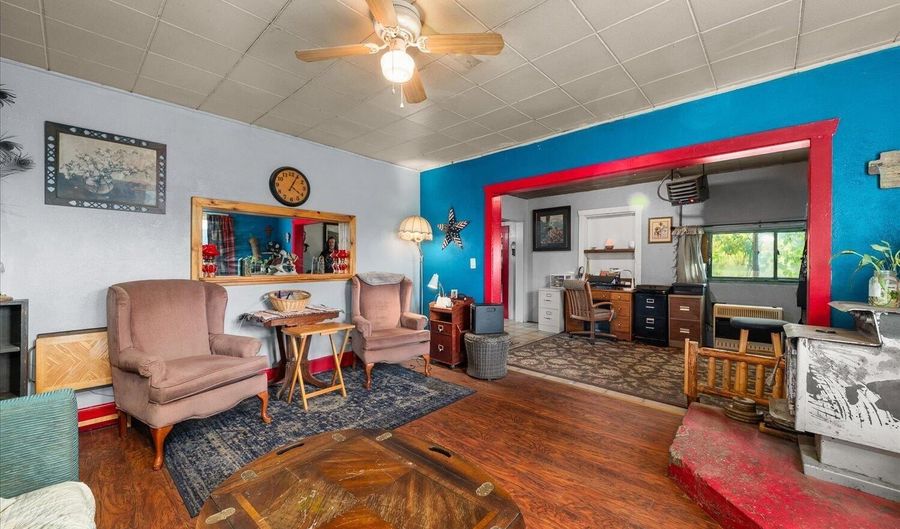 299 Railroad Ave, Blanchard, ID 83804 - 2 Beds, 1 Bath