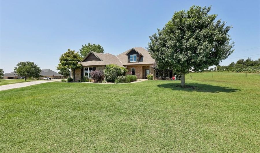 13465 S Anderson Rd, Arcadia, OK 73007 - 4 Beds, 3 Bath