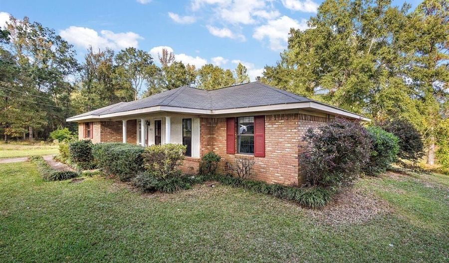 820 Memorial Dr, Braxton, MS 39044 - 3 Beds, 2 Bath